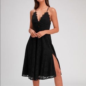 WAVERLY BLACK LACE LACE-UP MIDI DRESS | Large